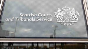 Insegnante premiata con 61.000 sterline dopo sentenza sui sintomi della menopausa