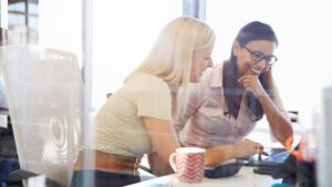 Rachel Reeves: ecco come risolvere il divario retributivo di genere nel Regno Unito