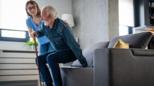 Due terzi del personale infermieristico migrante pensa di lasciare il Regno Unito a causa dei costi