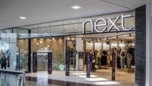 I lavoratori di Next celebrano il successo della richiesta di parità salariale