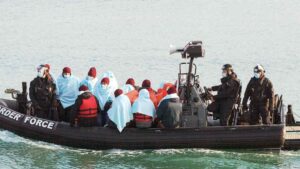 Il governo assumerà 100 ufficiali dell'intelligence per contrastare il traffico di esseri umani