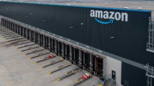 Amazon aumenta del 10% le retribuzioni minime nel Regno Unito