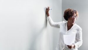 Gli accademici neri incontrano barriere all'inclusione all'inizio della carriera