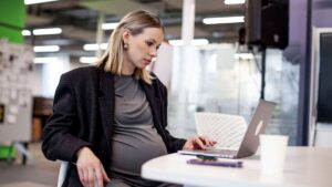 I dipendenti del settore privato perdono l'aumento dell'indennità di maternità