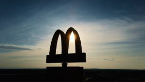 I segni della schiavitù moderna sono sfuggiti a McDonald's e ad altri