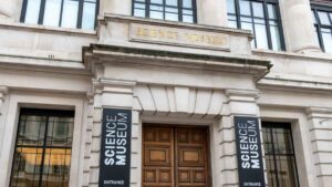 La guardia di sicurezza presenta una richiesta di invalidità contro il Museo della Scienza