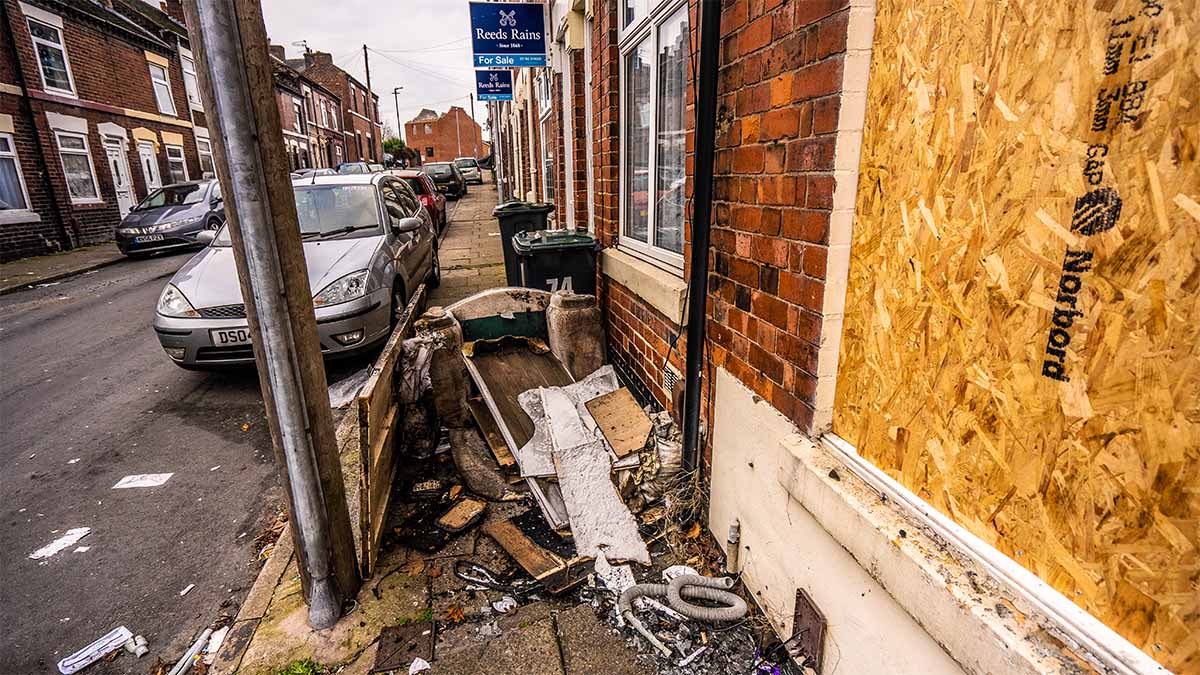 Disuguaglianze sanitarie: le città presentano sfide di deprivazione, avverte il CMO Whitty