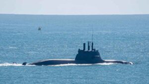 BUST BOOST per Rolls-Royce mentre la mod si firma sull'affare sottomarino