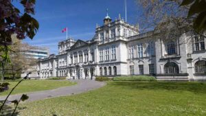 Cardiff University per tagliare il 7% della forza lavoro