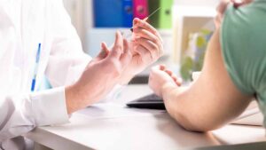 Chiama per estendere i colpi di influenza del SSN a Over 50 mentre continua l'inverno