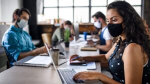 Coloro che hanno iniziato la carriera Covid sono chiamati a sostenere l'indagine sulla "generazione ibrida".