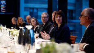 Governo per alleviare le restrizioni di rilascio in eccesso di pensione DB