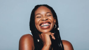 I datori di lavoro evitano rigidi codici di abbigliamento mentre la cultura cambia