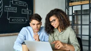 I datori di lavoro sostengono la repressione dei tirocini non retribuiti