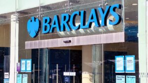 Barclays raddoppia il CEO Pay and Awards Azioni a 90.000 dipendenti