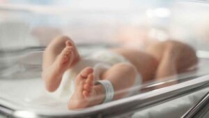 Le nuove regole di congedo per cure neonatali aiuteranno 60.000 genitori