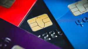 20.000 carte di credito governative da congelare