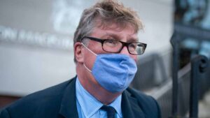 Crispin Odey deve affrontare una multa di £ 1,8 milioni e vietare dai servizi finanziari