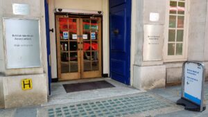 I dipendenti della BMA protestano per la retribuzione e il riconoscimento