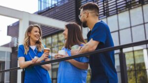 Numero di dottori femmine supera maschi