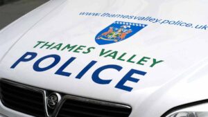 La "discriminazione positiva" della polizia di Thames Valley ha portato a "forza lavoro divisa"