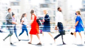 Stabilizzare il mercato del lavoro offre "barlumi di speranza"