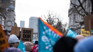 I sindacati ponderano l'azione di sciopero dopo l'annuncio di retribuzione del settore pubblico