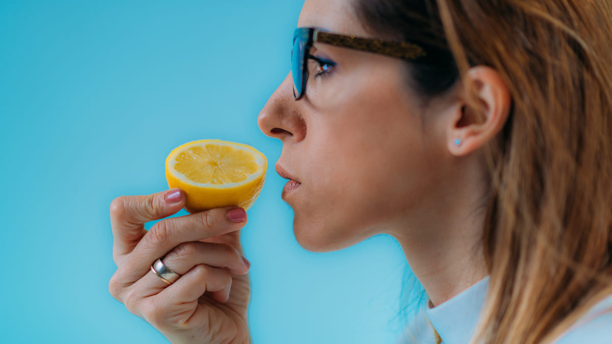 Annusare un limone il giorno della produttività mondiale e incontrare il nuovo antieroe delle risorse umane