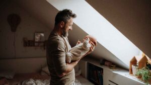 Il congedo di riforma della paternità potrebbe beneficiare del Regno Unito di £ 13 miliardi all'anno