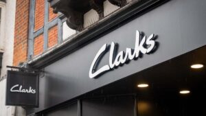 Clarks taglia 1.200 posti di lavoro dopo "Anno di transizione"