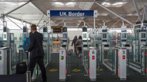 I cambiamenti del visto per i nuovi lavoratori migranti danneggerà il Regno Unito, afferma House of Lords