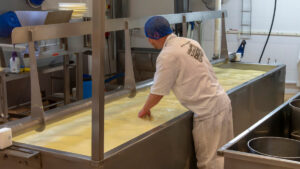 Il settore alimentare ha avvertito che sta affrontando una forza lavoro "toccando timebomb"