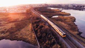 Tribunale aggiornato dopo che i testimoni si sono verificati da un treno