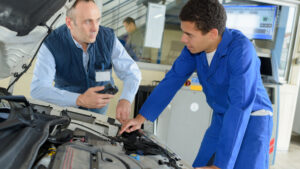 Altro di un livello di studenti che desiderano apprendistati piuttosto che uni