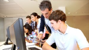 Aumento del numero di NEET inverte la tendenza dall'inizio dell'anno