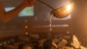 Exec ha trasportato i carboni per dormire in Sauna Wins Tribunal Case