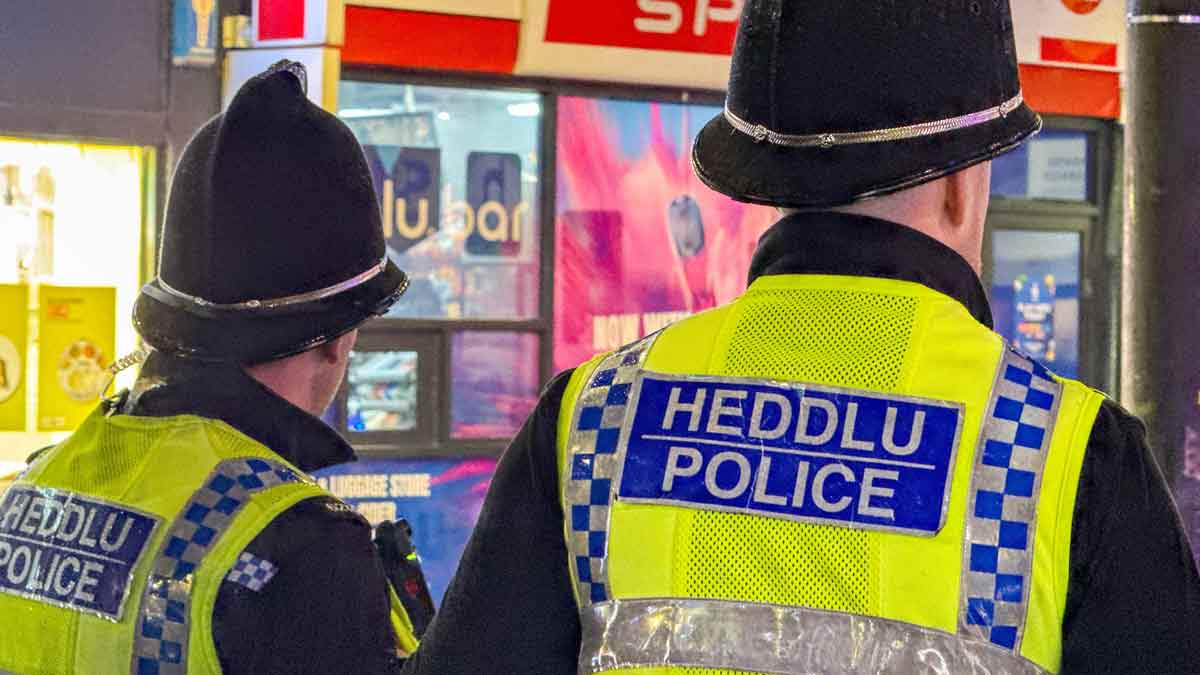 Gli agenti di polizia ricevono un aumento di stipendio del 4,2%