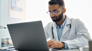I medici chiedono la riforma dell'allenamento per battere il burnout