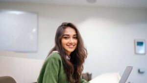 In che modo i datori di lavoro possono risolvere la crisi della fiducia dei giovani?