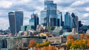 Lo studio legale della città congela la retribuzione dei junior avvocati per aumentare i bonus