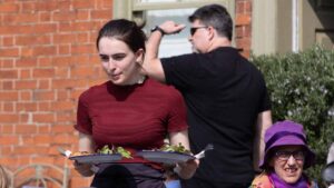 L'ospitalità perde lavoro a tasso "sbalorditivo" dal budget