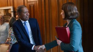 Barclays Bank Boss avverte Reeves sui salari del settore pubblico