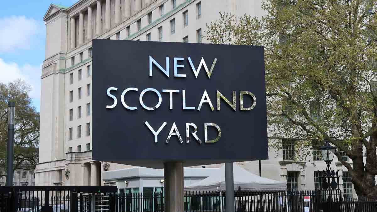 Ho incontrato il personale di polizia in scrutinio per lotta per l'indennità di Londra