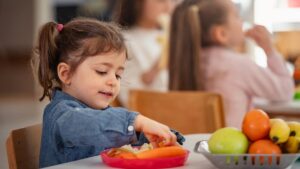 L'espansione gratuita per la cura dei bambini assegna le sfide di reclutamento