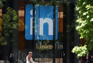 Socievole: LinkedIn delinea le misure per combattere le offerte di lavoro truffa