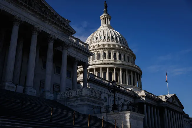 Il nuovo quadro federale delle ferie retribuite affronta il divario familiare a Capitol Hill