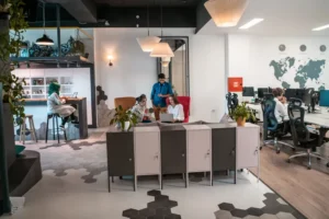 Le grandi aziende spingono l’espansione del coworking