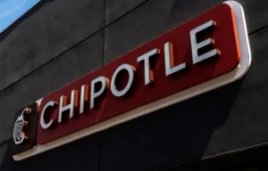 10° Circuito: Problemi di parassiti e pulizia – non pregiudizi legati all'età – hanno causato il licenziamento del leader di Chipotle