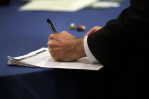 I leader affermano che le competenze dell’intelligenza artificiale ora sono fondamentali quanto la capacità di scrivere