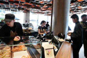 3 modi in cui i leader delle risorse umane possono riprogettare i ruoli per la generazione Z e i millennial